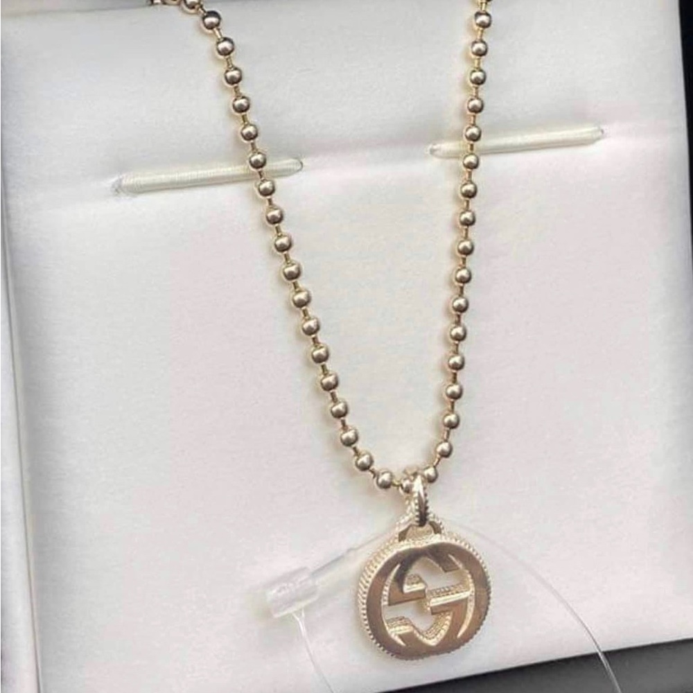 Gucci necklace with dust bag & box